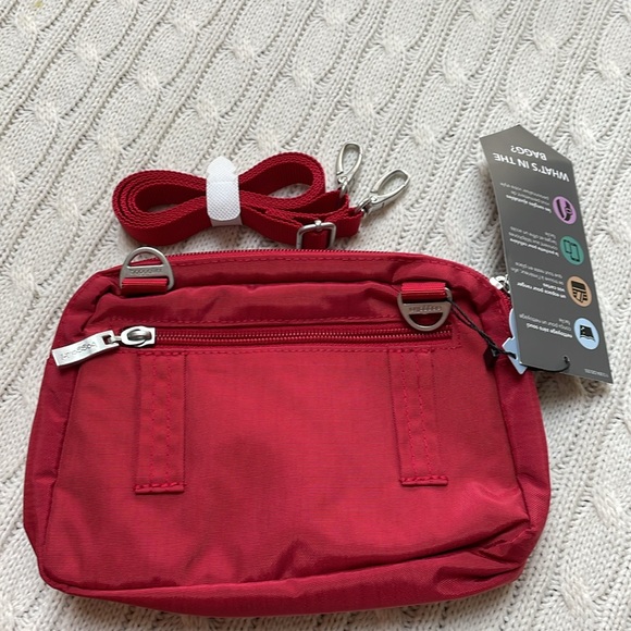 NWT Baggalini Triple Zip Bagg crossbody purse fanny pack red. - Picture 3 of 11